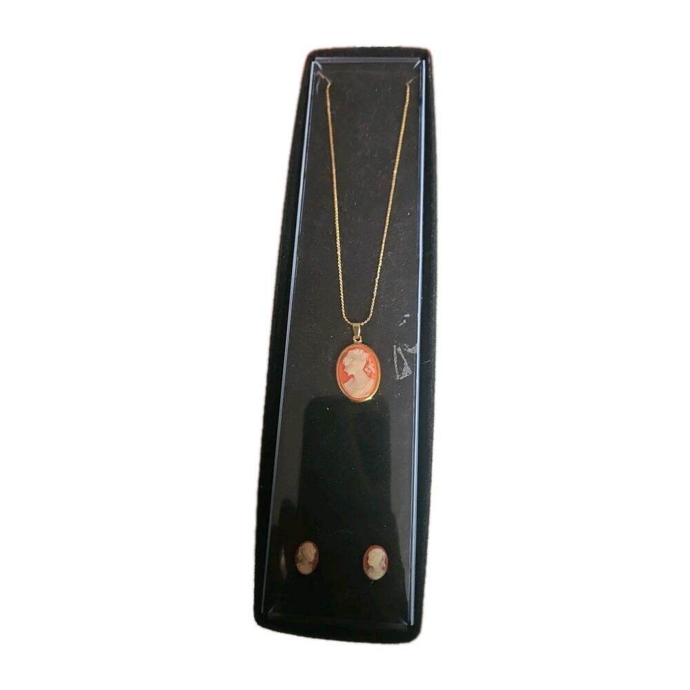 VTG Cameo Gold Tone Necklace And Pierced Earrings Set